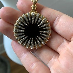 Gold pendant necklace